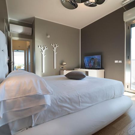 The One Hotel - Designed For Adults - Pet Lovers Riccione Bagian luar foto